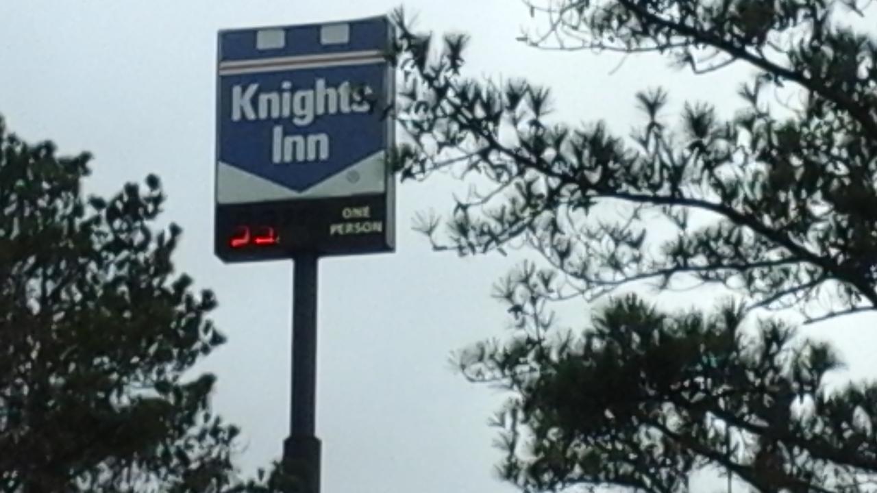 Knights Inn - Литония Экстерьер фото
